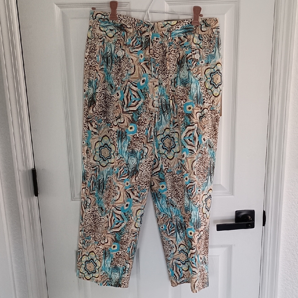 Peck & Peck Weekend Patterned Capri - Multicolor. SZ 4